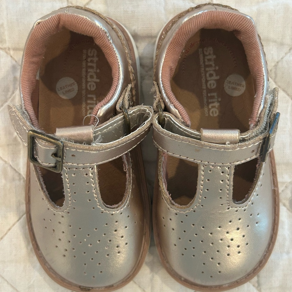 Stride Rite “Sunset Metallic” Champagne color Kids Shoes